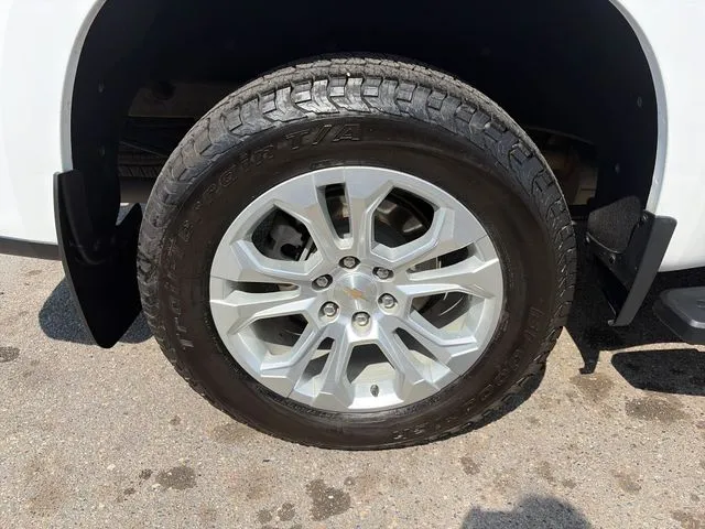 Chevrolet Silverado photo 17