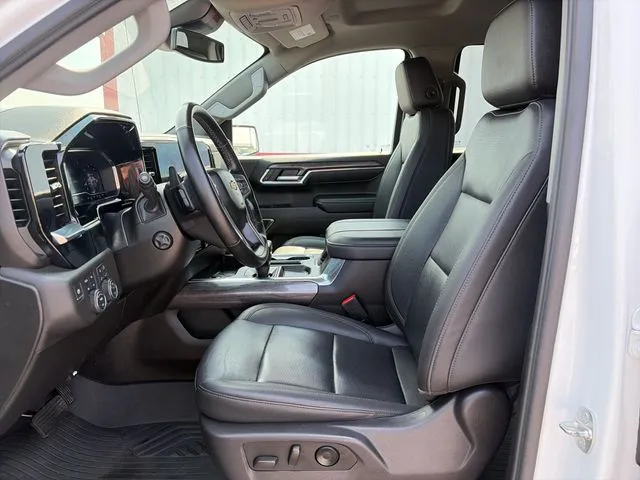 Chevrolet Silverado photo 23