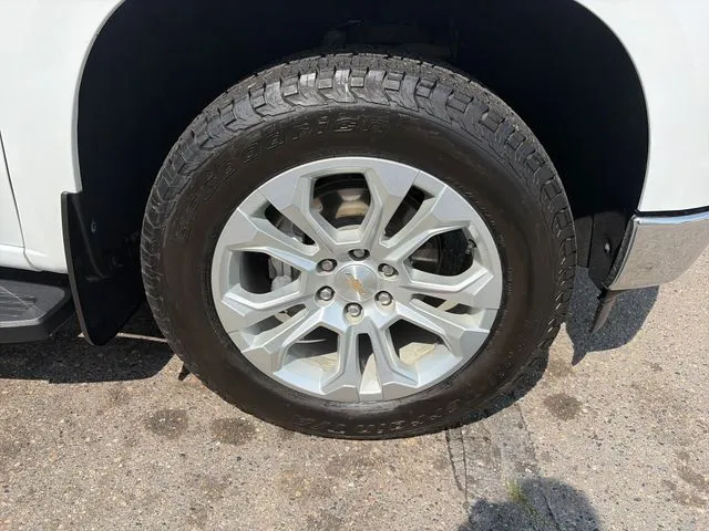 Chevrolet Silverado photo 15