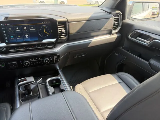 Chevrolet Silverado photo 34