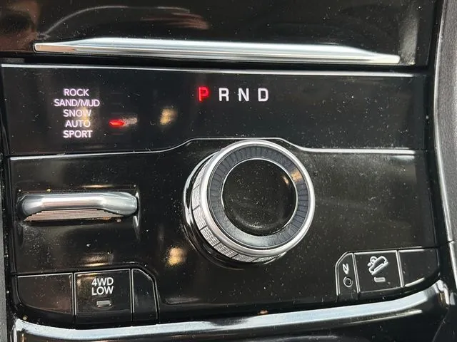 Jeep Grand Cherokee photo 36
