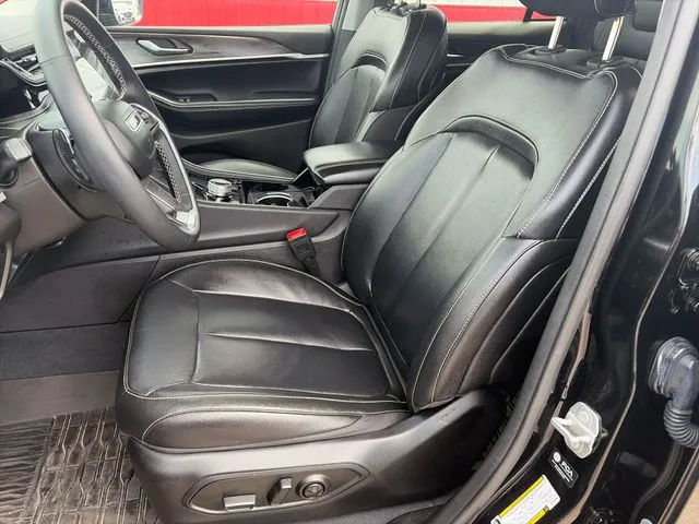 Jeep Grand Cherokee photo 40