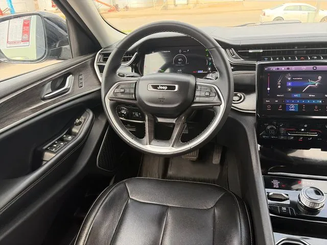 Jeep Grand Cherokee photo 31