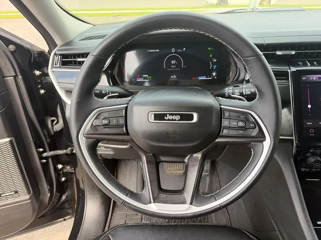 Jeep Grand Cherokee photo 29