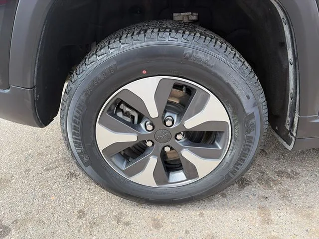 Jeep Grand Cherokee photo 17