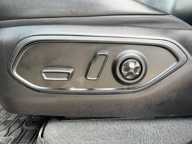 Jeep Grand Cherokee photo 28