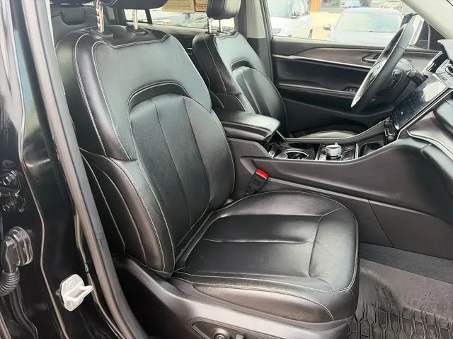 Jeep Grand Cherokee photo 39