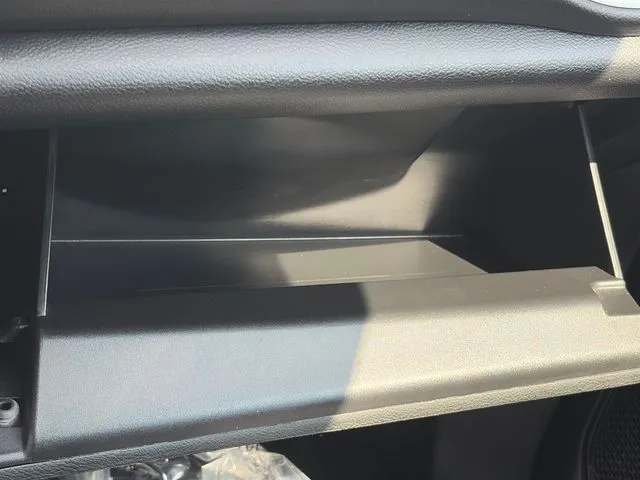 Chrysler Pacifica photo 36