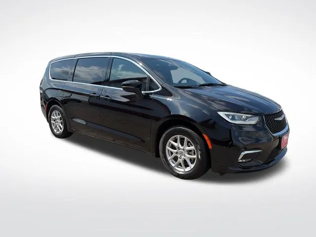 Chrysler Pacifica photo 10