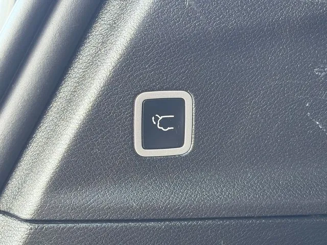 Chrysler Pacifica photo 45