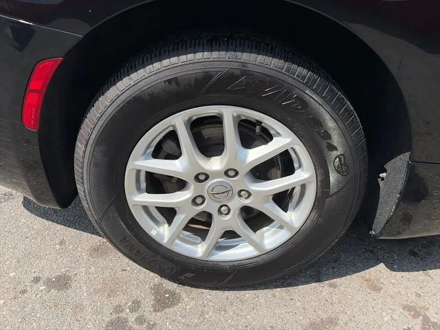 Chrysler Pacifica photo 16
