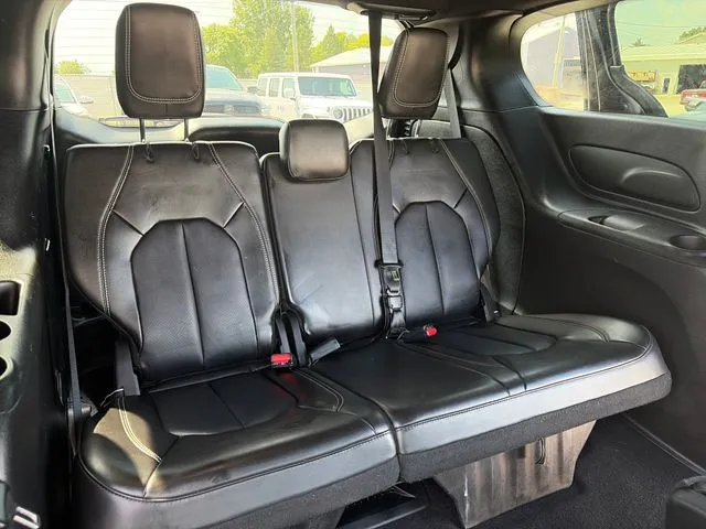 Chrysler Pacifica photo 40