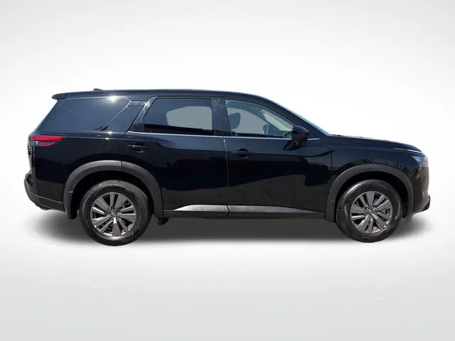 Nissan Pathfinder photo 9