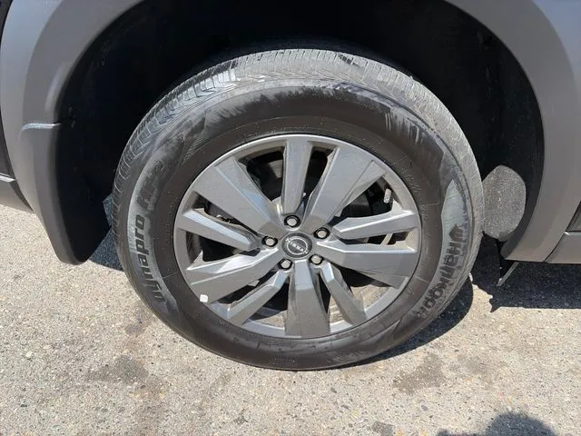 Nissan Pathfinder photo 16