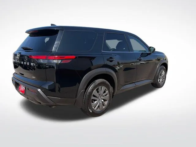 Nissan Pathfinder photo 8