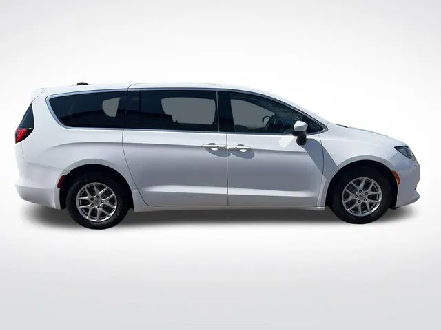 Chrysler Voyager photo 9