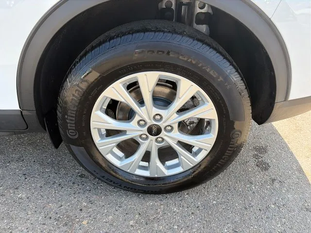 Ford Escape photo 16
