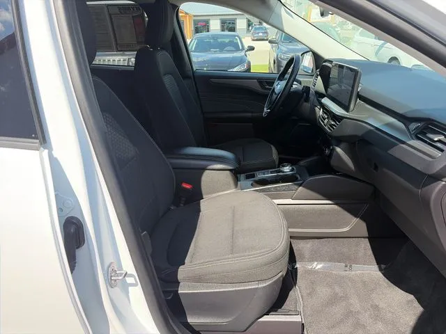 Ford Escape photo 24
