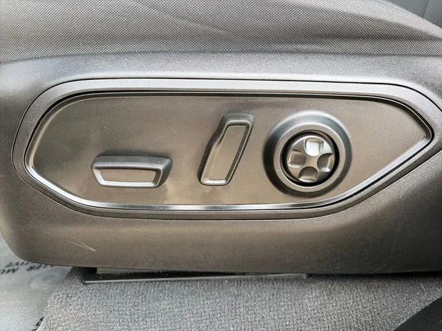 Jeep Grand Cherokee photo 27