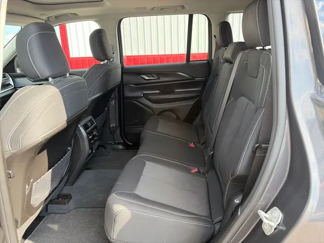 Jeep Grand Cherokee photo 41