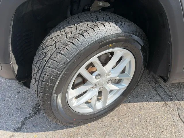 Jeep Grand Cherokee photo 17