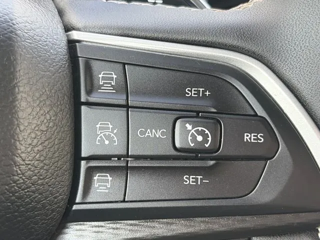 Jeep Grand Cherokee photo 46