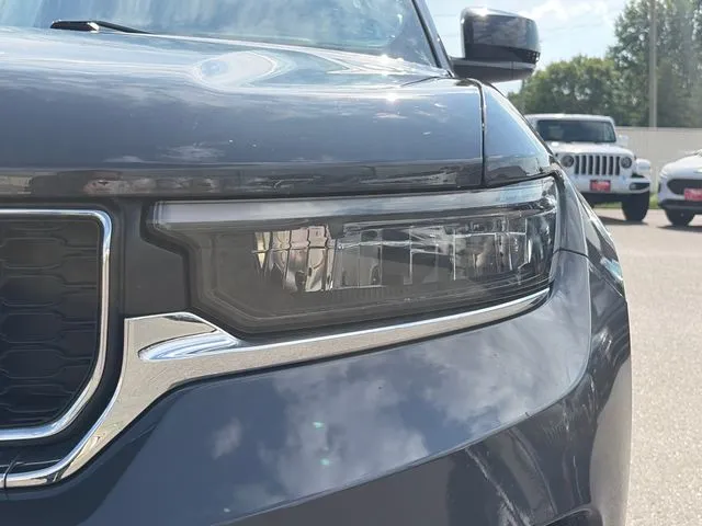 Jeep Grand Cherokee photo 18