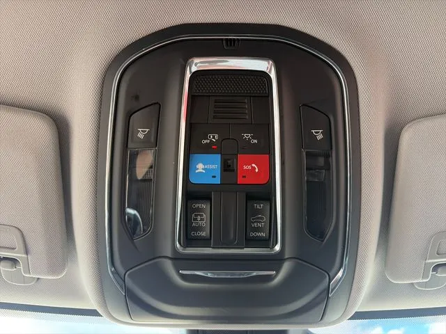 Jeep Grand Cherokee photo 56