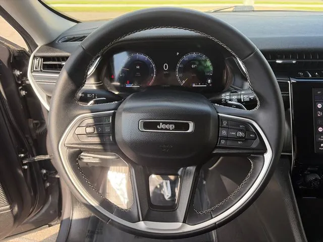 Jeep Grand Cherokee photo 28