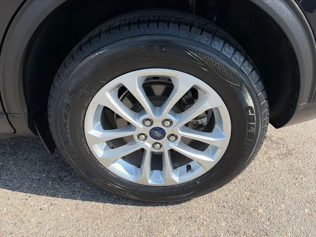 Ford Escape photo 16