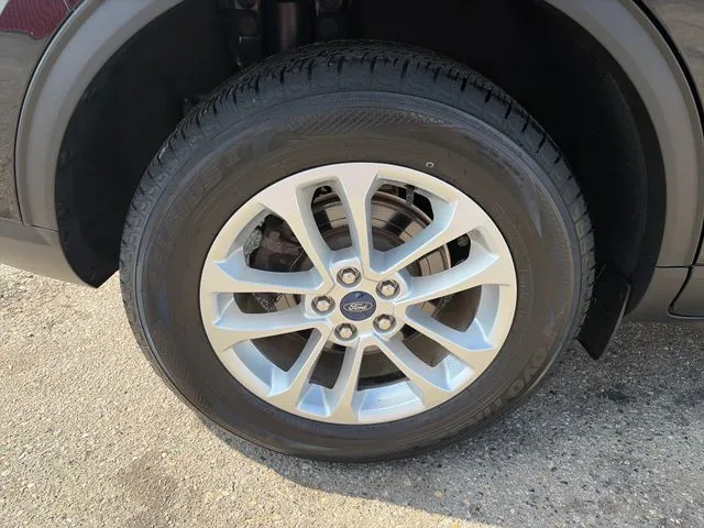 Ford Escape photo 17