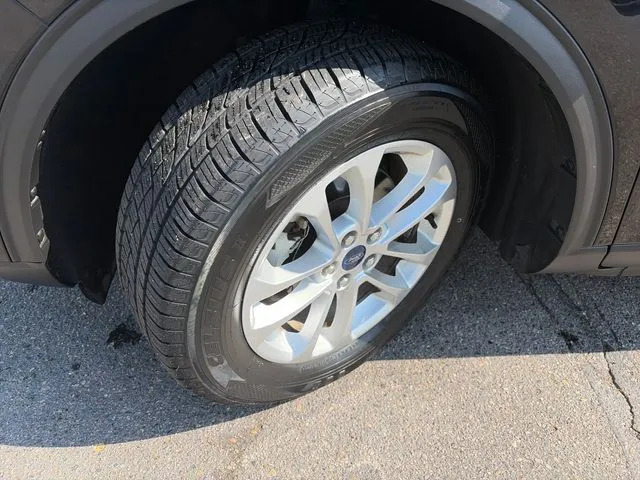 Ford Escape photo 18
