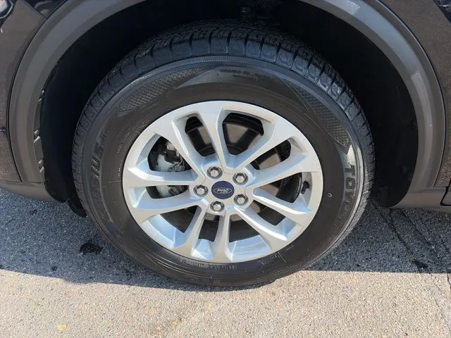 Ford Escape photo 13