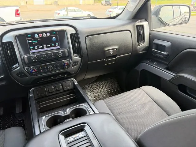 Chevrolet Silverado photo 33