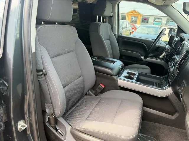 Chevrolet Silverado photo 38