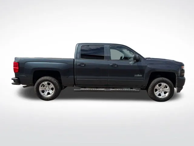 Chevrolet Silverado photo 9