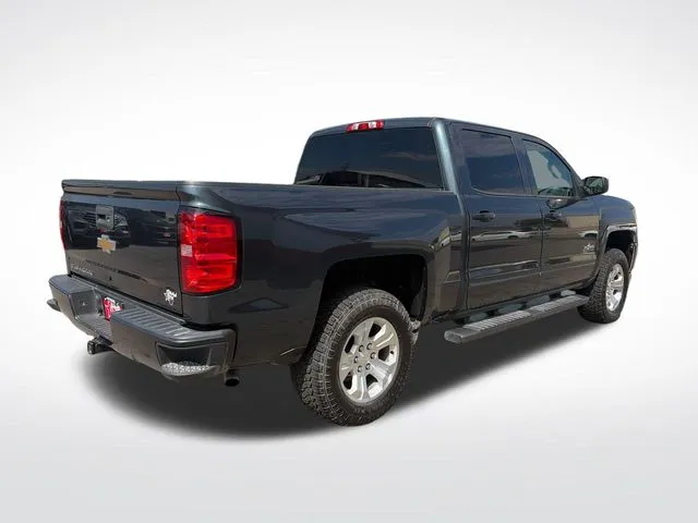 Chevrolet Silverado photo 8