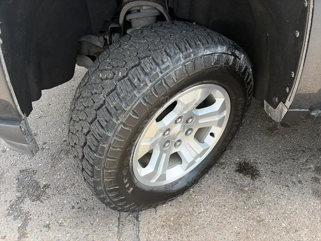 Chevrolet Silverado photo 17