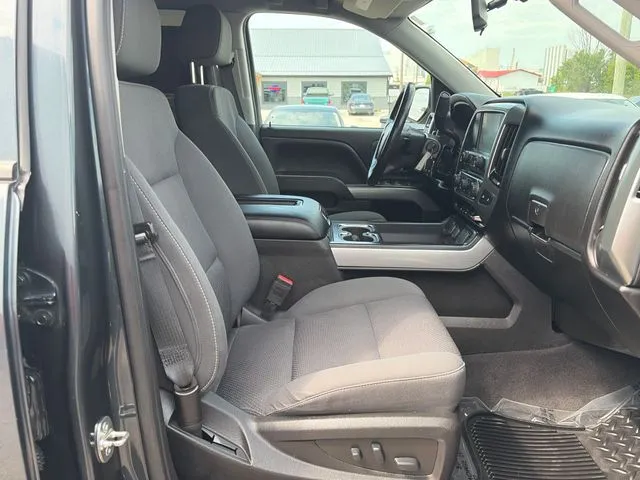 Chevrolet Silverado photo 23