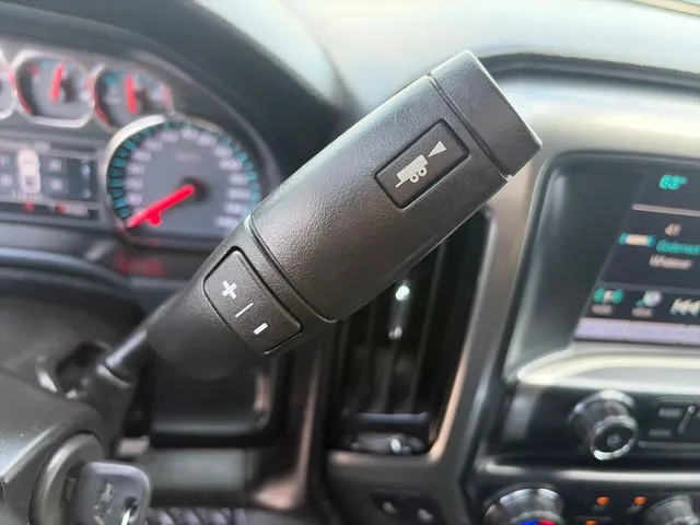 Chevrolet Silverado photo 35