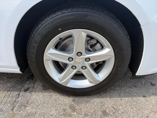 Chevrolet Malibu photo 14