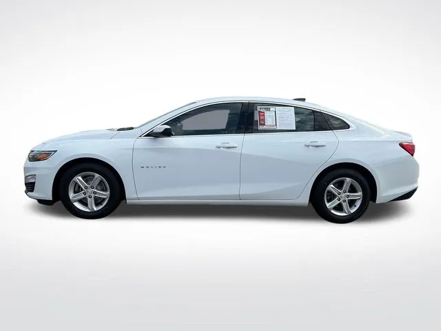 Chevrolet Malibu photo 3
