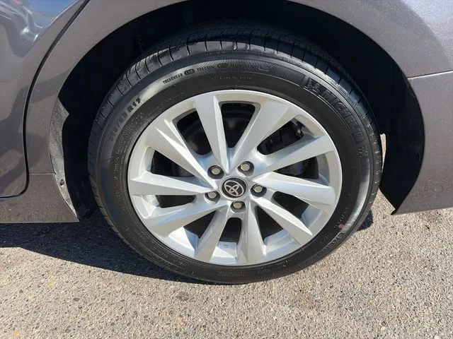 Toyota Camry photo 14