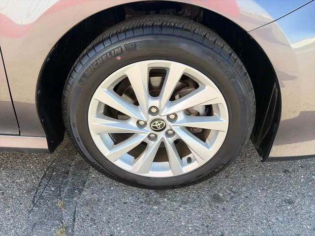 Toyota Camry photo 13