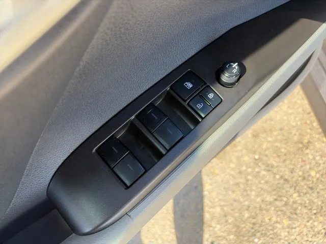 Toyota Camry photo 25