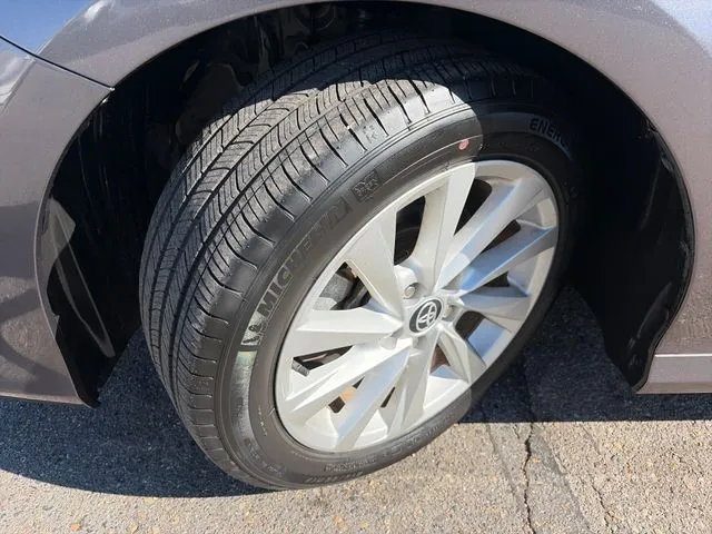 Toyota Camry photo 16