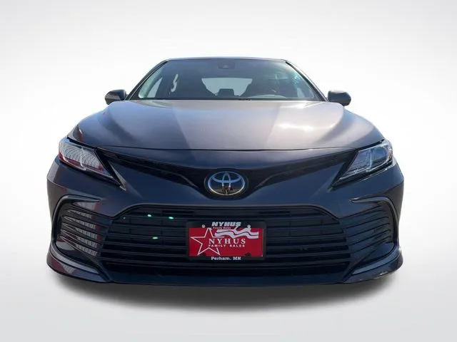 Toyota Camry photo 2