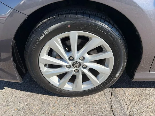 Toyota Camry photo 11