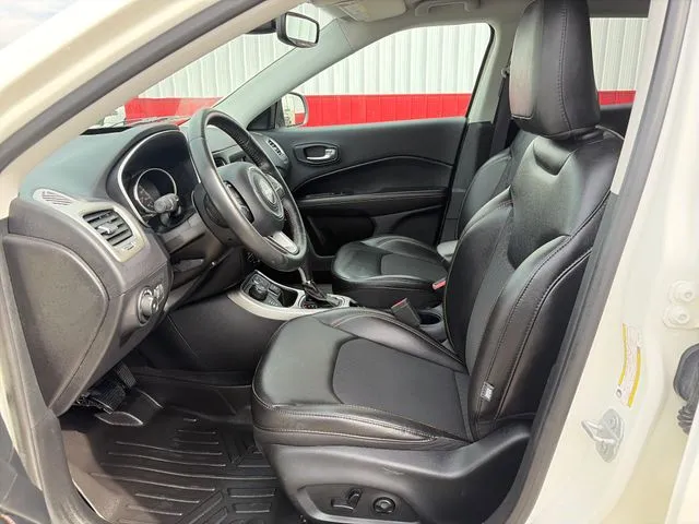 Jeep Compass photo 22