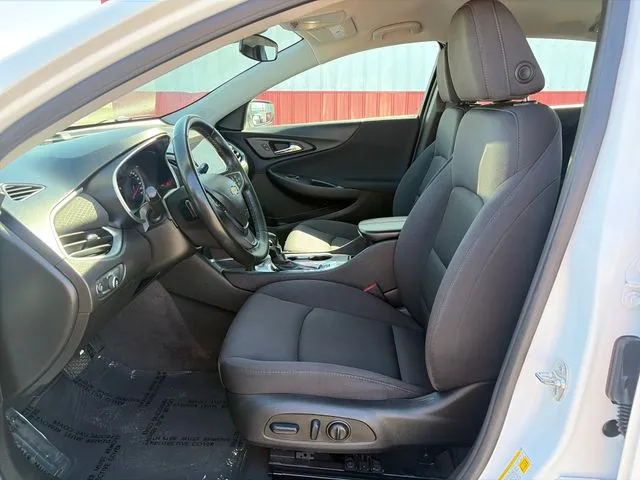 Chevrolet Malibu photo 22